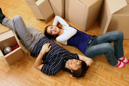 Removal van move preparation and loading checklist in Ilford
